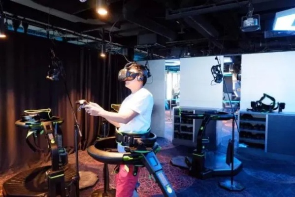 浮游实况揭秘：如何轻松驾驭虚拟现实？