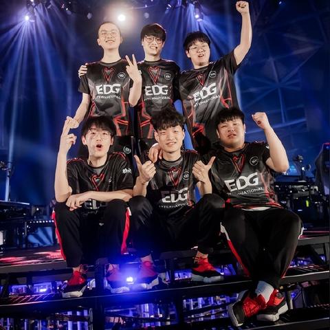 无畏契约8月10日皮肤排行揭晓!🔥解决你的皮肤选择难题🎮 无畏契约8月10日皮肤排行揭晓!🔥解决你的皮肤选择难题🎮