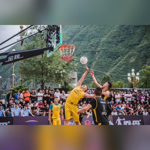 《街头篮球》20年回忆杀!隔壁座位,热血重连,速来! 《街头篮球》20年回忆杀!隔壁座位,热血重连,速来!