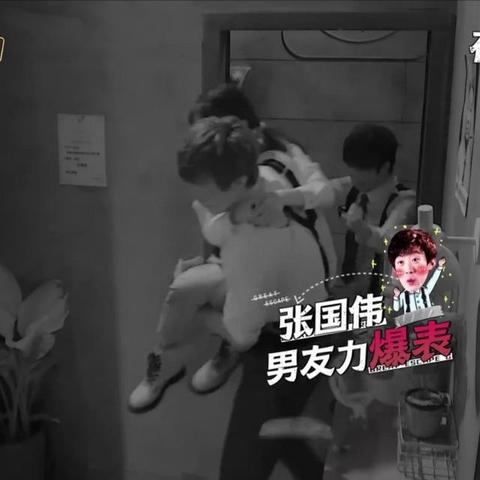 《勇闯死人谷10年史诗：从狂奔到智斗，揭秘丧尸生存秘籍》