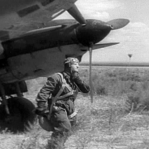 苏军顶级攻击机伊尔10:揭秘俯冲投弹技巧 苏军顶级攻击机伊尔10:揭秘俯冲投弹技巧