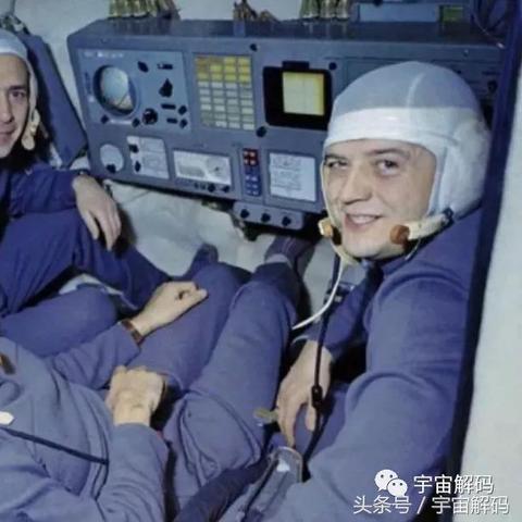 缺氧8.8分评测：太空人才培训班，如何突破缺氧困境？