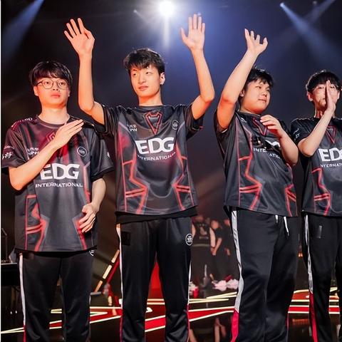 《无畏契约不死鸟攻略》快速上手技巧