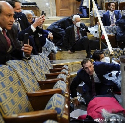 市长养羊驼?议会成闹剧?揭秘无聊市长新花样 市长养羊驼?议会成闹剧?揭秘无聊市长新花样