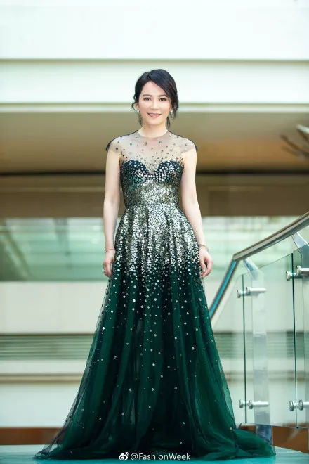 微肉感女神惊艳登场!肉腿+小肚子褶皱细节丰富,网友狂赞! 微肉感女神惊艳登场!肉腿+小肚子褶皱细节丰富,网友狂赞!