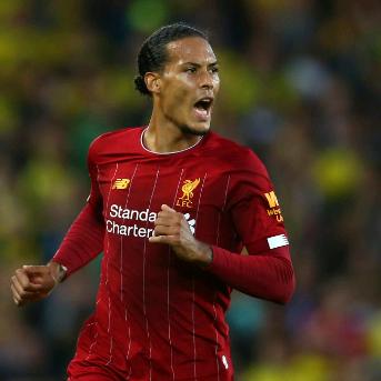 FIFA17第五周C罗禁区内弧线倒钩进球