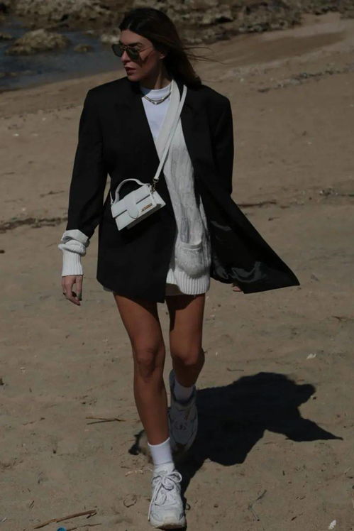 黑白丝半透致命分割!2B双色双子腰臀比狂热同人圈 黑白丝半透致命分割!2B双色双子腰臀比狂热同人圈