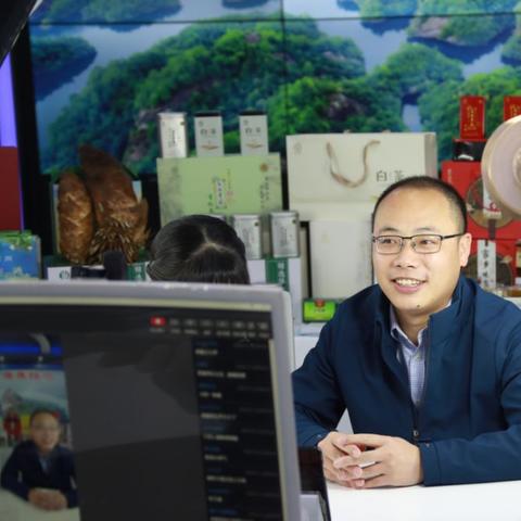 《火炬之光无限》狂人电旋风BD攻略推荐