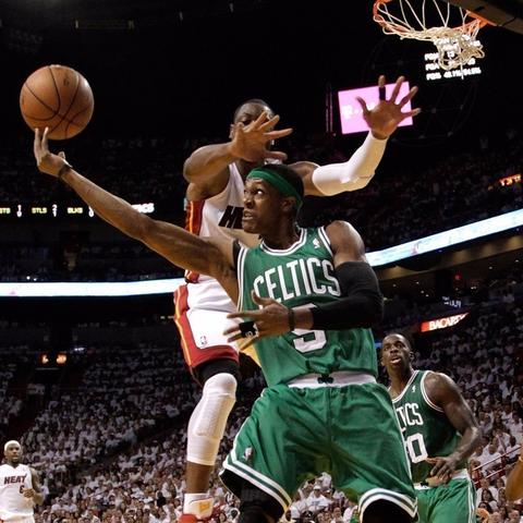 梦回2012！《穿越火线》怀旧版今日开启