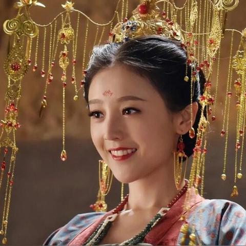 《穿越火线》888元VVIP曼珠沙华角色首发！代金券+抽奖宝石