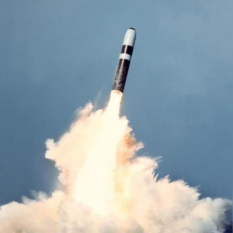 五一福利大放送!《球球大作战》神都大唐版上线赠凯旋光环、30把核心道具 五一福利大放送!《球球大作战》神都大唐版上线赠凯旋光环、30把核心道具