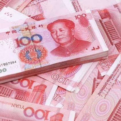 五一狂欢盛典，限时时装大放送，豪礼享不停！