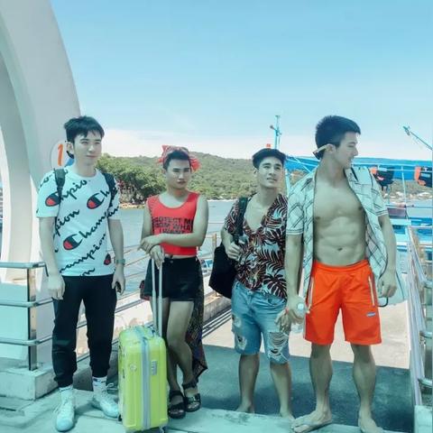 《迸发攻略：主线流程详解》
《迸发BOSS战攻略：全面解析》