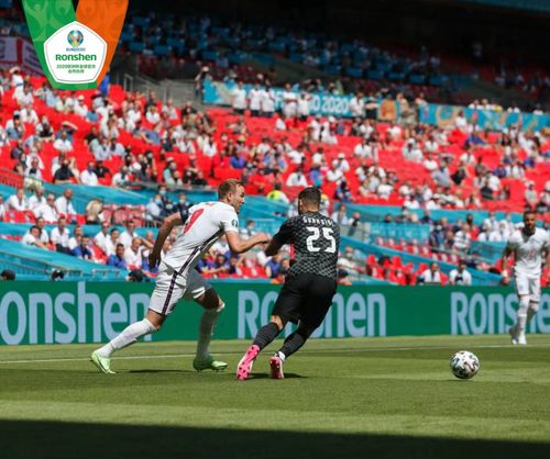 《PES2016欧洲杯决赛精彩集锦!揭秘2016巅峰对决瞬间》 《PES2016欧洲杯决赛精彩集锦!揭秘2016巅峰对决瞬间》