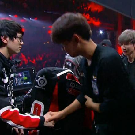 《我的世界》敖厂长第三季揭秘：隐藏秘密大揭秘！