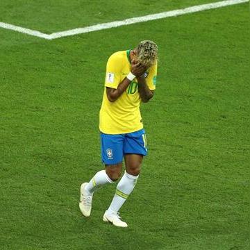 FIFA16防守技巧揭秘！盘带传球点球操作攻略大公开