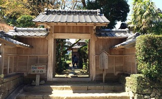 《探秘光与影33号:刷头村宅邸入口隐藏路线大揭秘》 《探秘光与影33号:刷头村宅邸入口隐藏路线大揭秘》