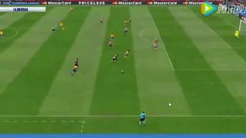 PES2015短距任意球踢法揭秘!一招轻松破门! PES2015短距任意球踢法揭秘!一招轻松破门!