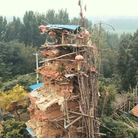 《堡垒之夜》建筑搭建秘籍：实战攻防技巧大揭秘！