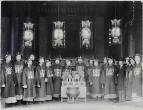 《揭秘世家之谜：吾今有世家，独家揭秘家族传奇》