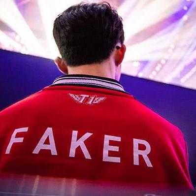 Uzi荣登《英雄联盟》名人堂：AD神级传奇，与Faker同台竞技！