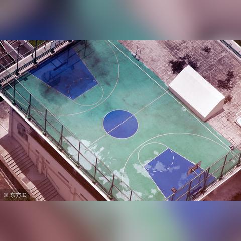 《揭秘！《堡垒之夜》足球场打野必胜攻略，点位布局大揭秘》