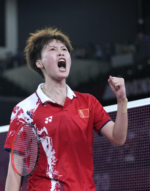 Uzi亲临！天生英雄诠释公益足球场传奇诞生