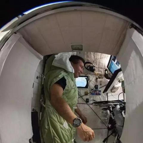 《空中墓原探秘指南:33号远征队独家揭秘,全收集攻略大揭秘》 《空中墓原探秘指南:33号远征队独家揭秘,全收集攻略大揭秘》