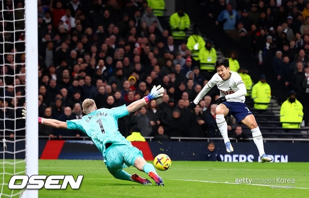 《PES2017》英超第十一轮:揭秘焦点战精彩瞬间! 《PES2017》英超第十一轮:揭秘焦点战精彩瞬间!