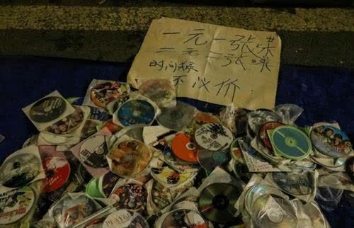 《堡垒之夜》周年蛋糕藏匿大揭秘!速来一探究竟! 《堡垒之夜》周年蛋糕藏匿大揭秘!速来一探究竟!