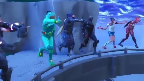 《堡垒之夜》女主播操作神技，揭秘高能精彩瞬间！