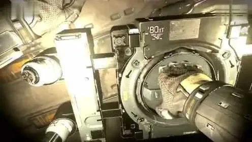 《使命召唤》广告消失之谜,光速滑轨!揭秘! 《使命召唤》广告消失之谜,光速滑轨!揭秘!