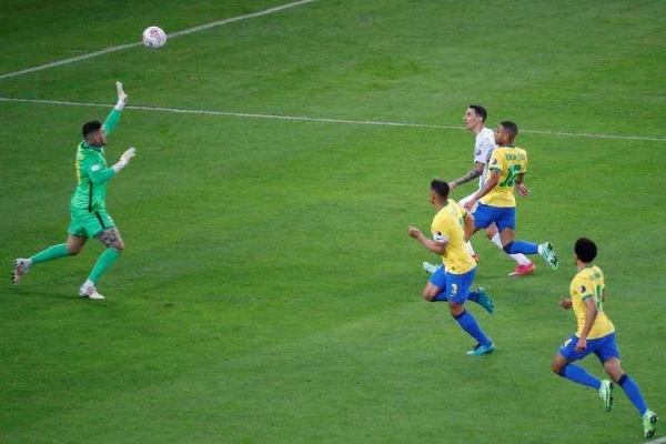 《PES2016美洲杯激战！阿根廷VS巴西精彩瞬间揭秘》