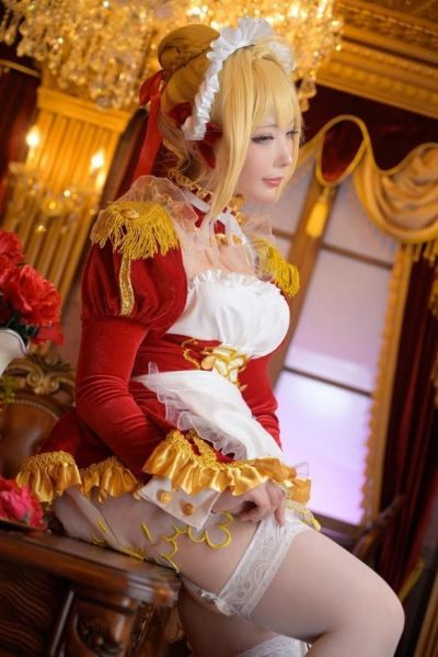 《秋日风情！尼禄旗袍Coser高清壁纸大放送》