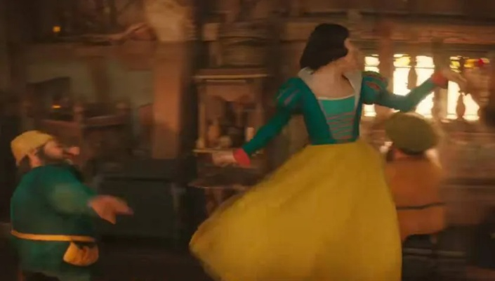 丰腴白雪公主:金刚狼为之倾倒的奇幻之旅 丰腴白雪公主:金刚狼为之倾倒的奇幻之旅