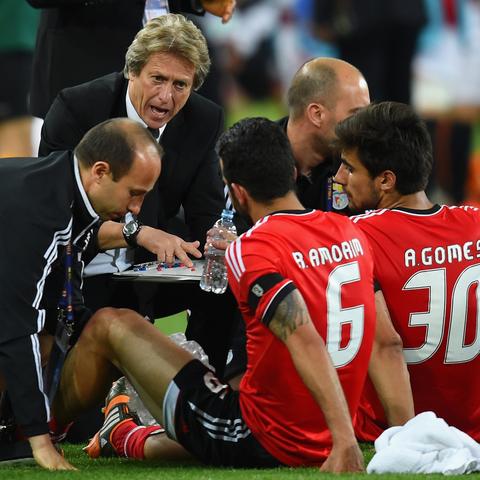 《FM2018》战术指令深度解析：新手必看图文攻略全揭秘