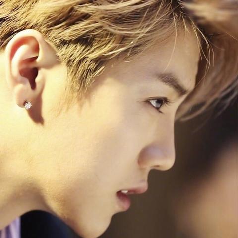 《堡垒之夜爆红任务攻略：高效完成爆红挑战》