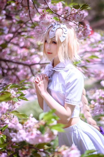 Coser秋楚楚高清壁纸：贞德·爱宕美图鉴赏