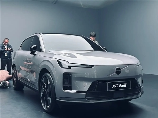 沃尔沃XC70插混SUV首曝:8月预售,中型SUV新选择! 沃尔沃XC70插混SUV首曝:8月预售,中型SUV新选择!