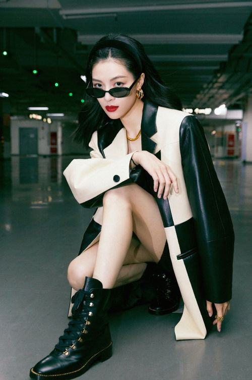 黑丝诱惑!伊丽莎白蜂腰连体衣,银发红唇美艳穿越 黑丝诱惑!伊丽莎白蜂腰连体衣,银发红唇美艳穿越