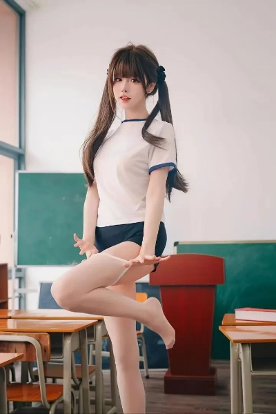 JK制服cos美少女:绝美瓦学姐,纯欲薄丝过膝诱惑 JK制服cos美少女:绝美瓦学姐,纯欲薄丝过膝诱惑