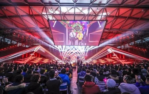 CF手游爽扣节狂欢!1200万玩家共襄盛举,腾讯总部亮灯致敬 CF手游爽扣节狂欢!1200万玩家共襄盛举,腾讯总部亮灯致敬