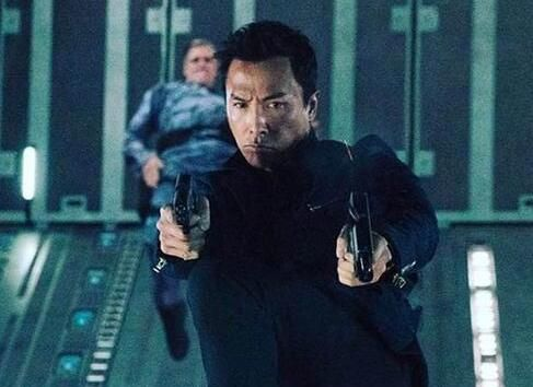 《刘德华甄子丹联手!《港警成双》模拟器新游大揭秘》 《刘德华甄子丹联手!《港警成双》模拟器新游大揭秘》