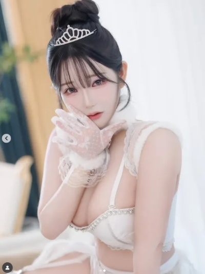 《剑星》体模尹雪花B站首秀，粉丝互动狂欢来袭！