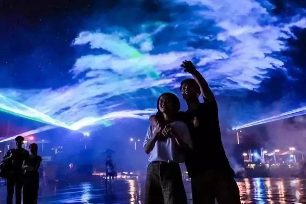 《无尽冬日极光狂欢，感恩节提前开启炫彩音乐盛宴！》