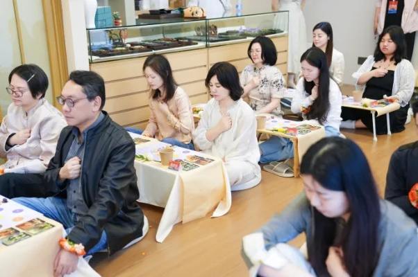 心动小镇×高校学生直播疗愈：共赴心灵放松心灵之旅