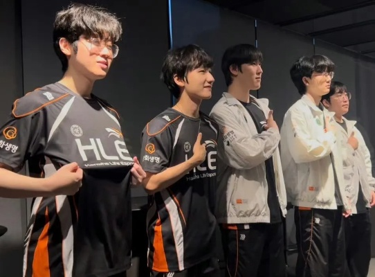 S15总决赛瑞士轮首战:HLE激战AL,巅峰对决即将开启! S15总决赛瑞士轮首战:HLE激战AL,巅峰对决即将开启!