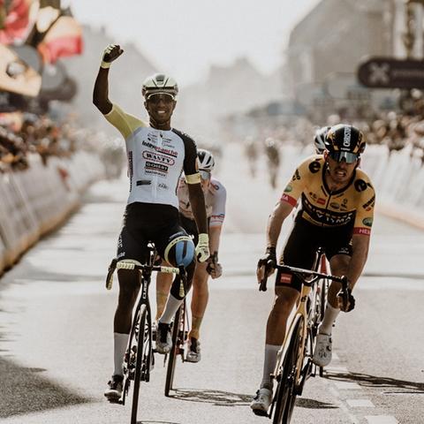 《F1®车队经理2024》评测：心态挑战升级，策略制胜之道揭秘