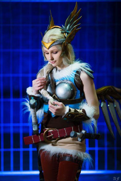 《鸣潮》2.7卡池嘉贝莉娜抽取攻略：必抽神卡解析