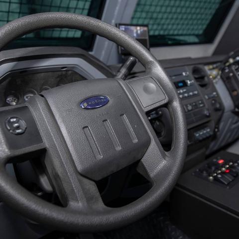 《地狱即我们》装甲车保险箱解锁攻略:APC密码获取技巧揭秘 《地狱即我们》装甲车保险箱解锁攻略:APC密码获取技巧揭秘